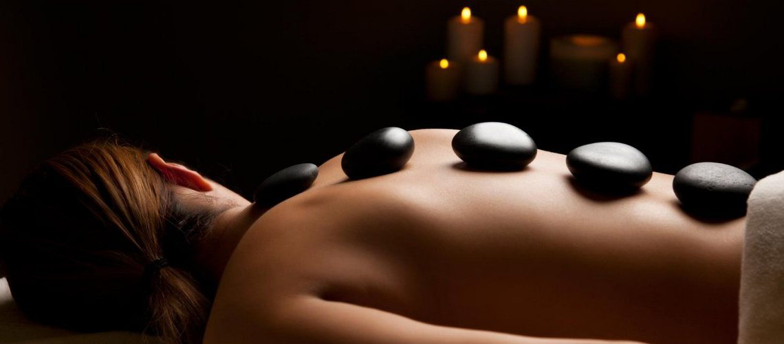 massage aux pierres chaudes